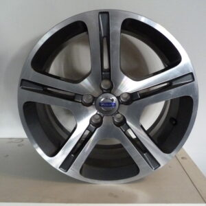 Nieuwe lichtmetalen velg Volvo Chrono 17 inch